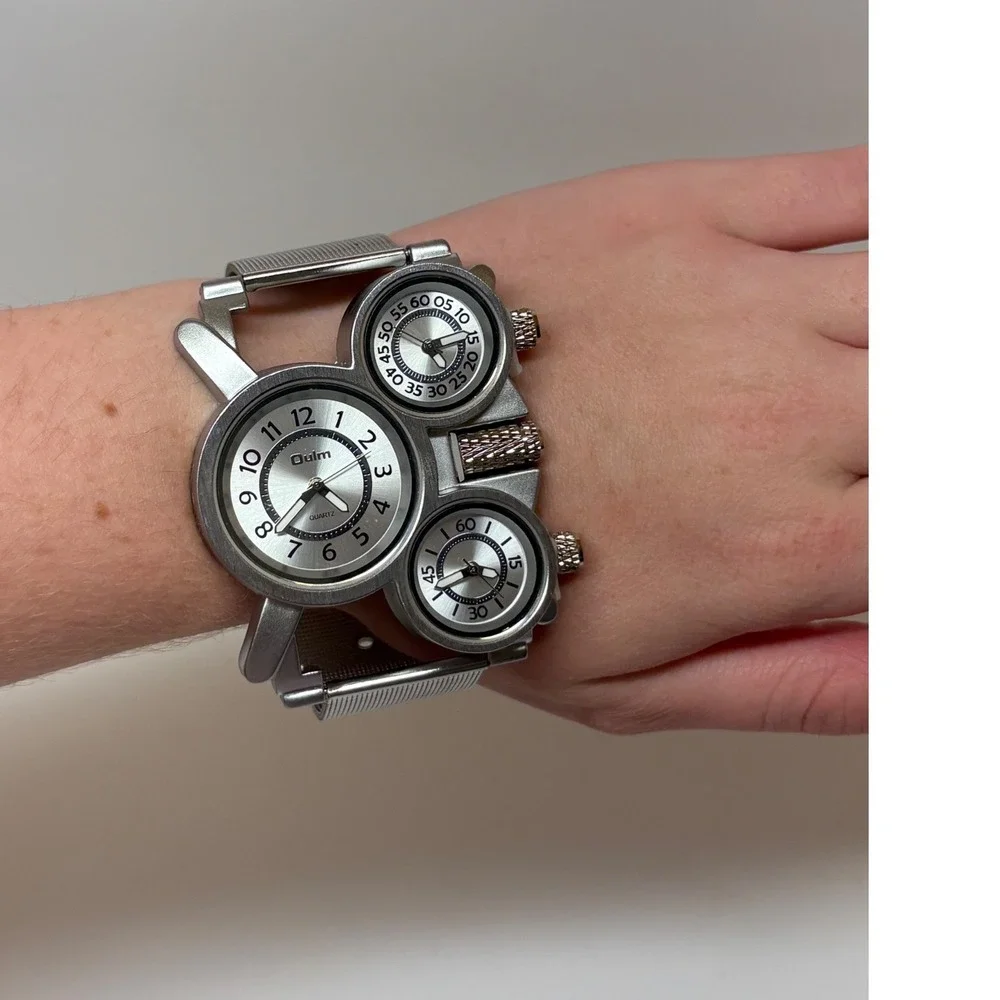 Oulm HP1167 Mens Triple Time Zone Silver Mesh Band Steampunk Quartz Watch